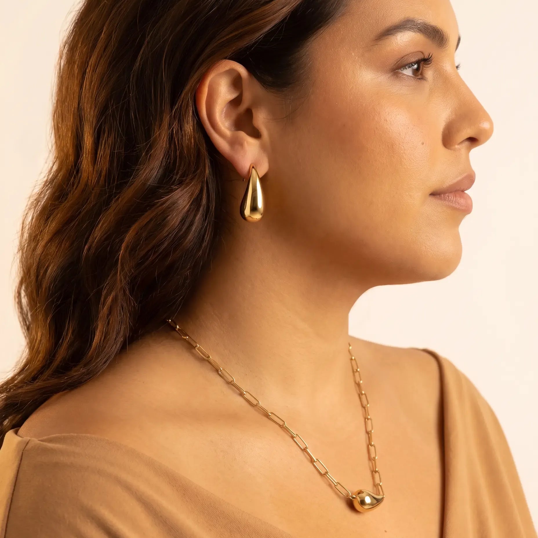 Fervor Montreal Golden Raindrop Necklace & Earrings Set