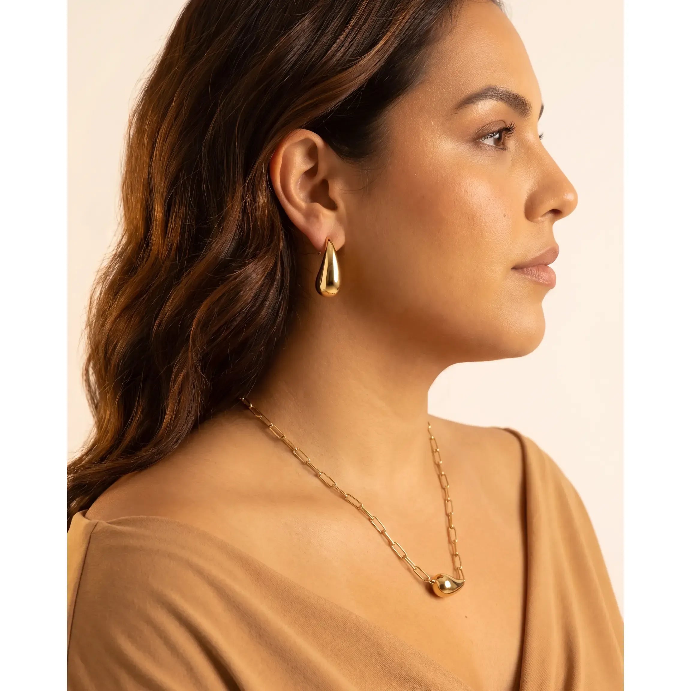 Fervor Montreal Golden Raindrop Necklace & Earrings Set